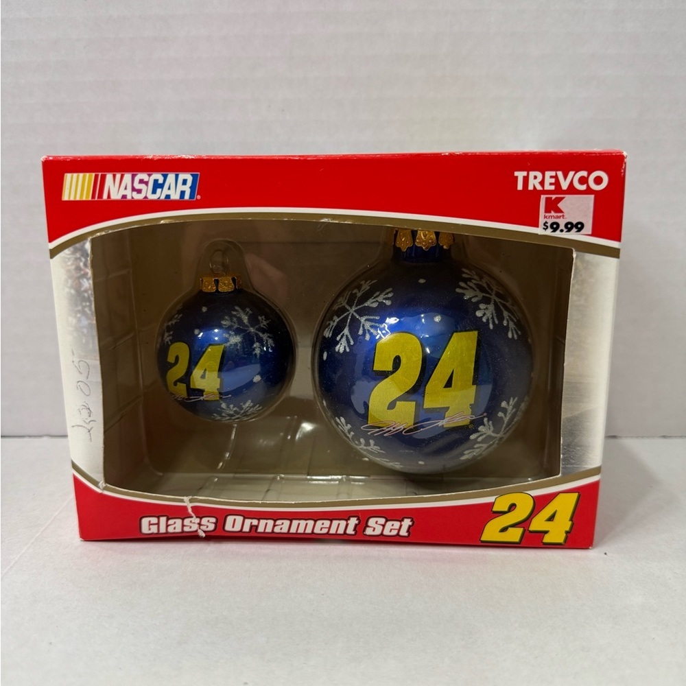 Nascar Collectable Jeff Gordon #24 Blue and Yellow with snowflakes ornament Set